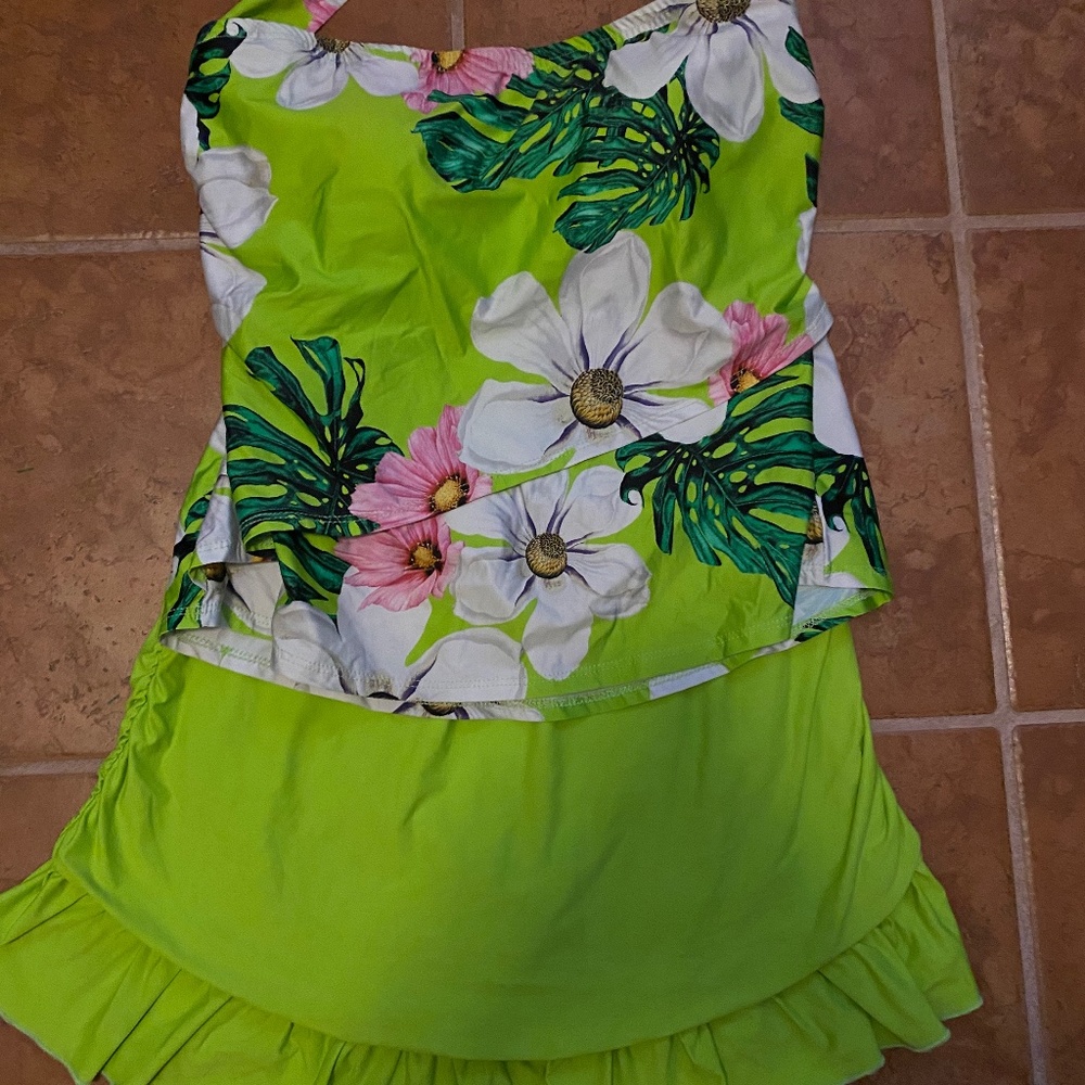Tara Grinna Bellagio Tankini and Lime Retro Skirt Bottom